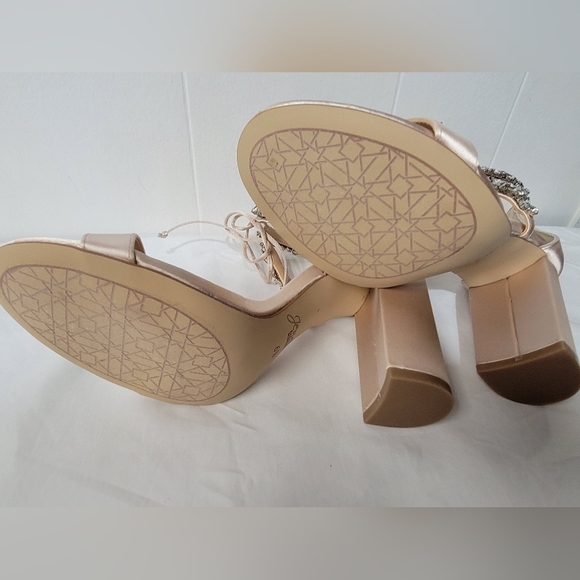 Jewel Badgley Mischka Thamar Crystal Strappy Block Heel Sandal Women's Size 6.5 - Picture 4 of 10